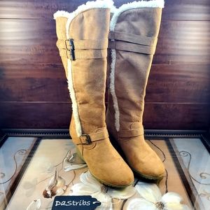 Women's Old Navy Boots Size 9